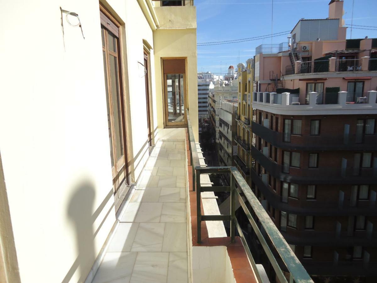 Entre La Estacion Y El Ayuntamiento *